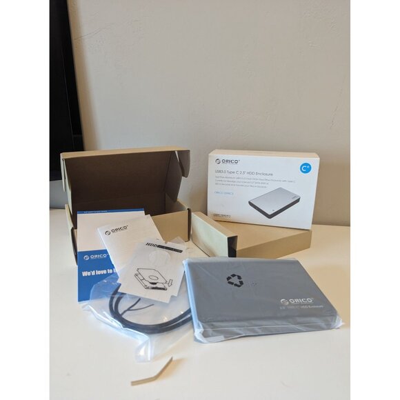 ORICO USB3.0 Type C 2.5" HDD Enclosure Tool-Free Aluminum Design For SATA Hard D - Picture 2 of 3